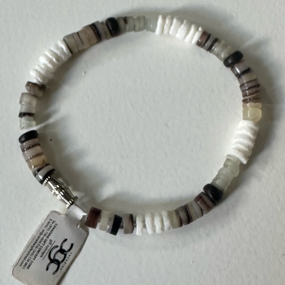 Hammer and Latob Shell Bracelet/Anklet 
New With Tags - Picture 2 of 4